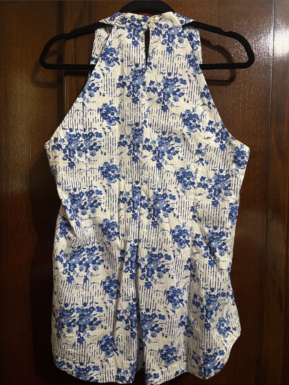 Kaari Blue White and Blue Floral Tie-Front Tank - Picture 3 of 6